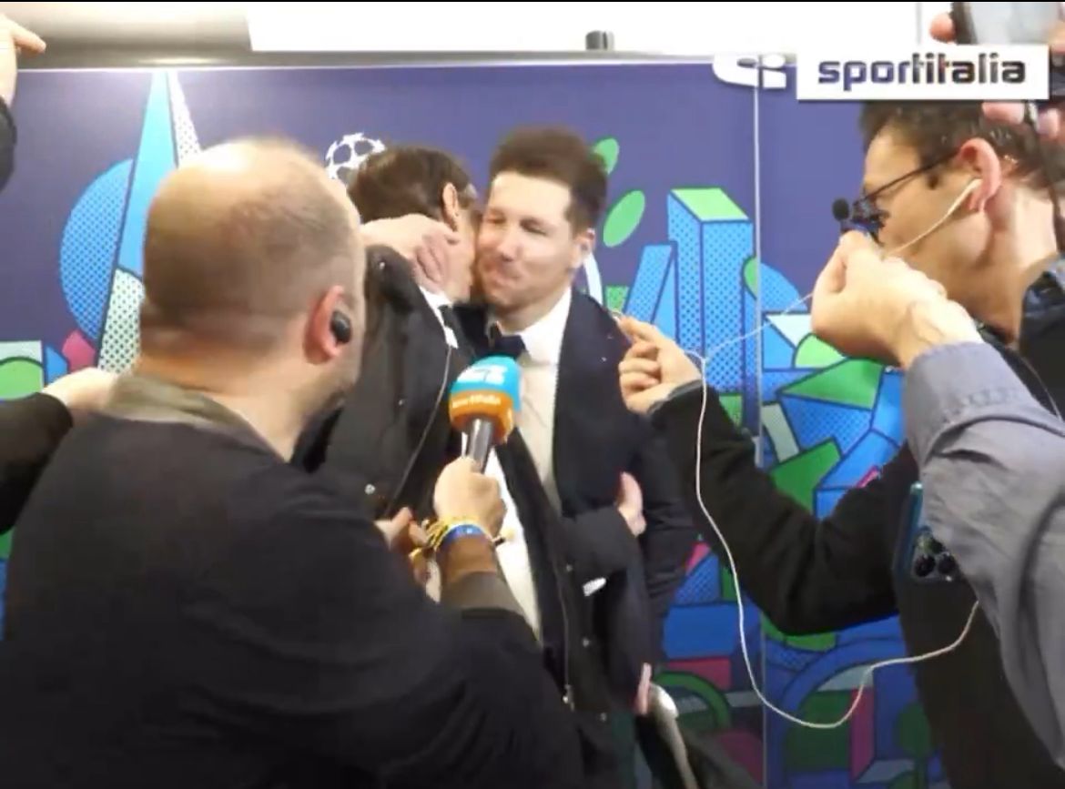 Simeone, bacio e complimenti ad Inzaghi in zona mista dopo Inter-Atletico - VIDEO 26 ac85f91f e192 463a a542 09dc69343564