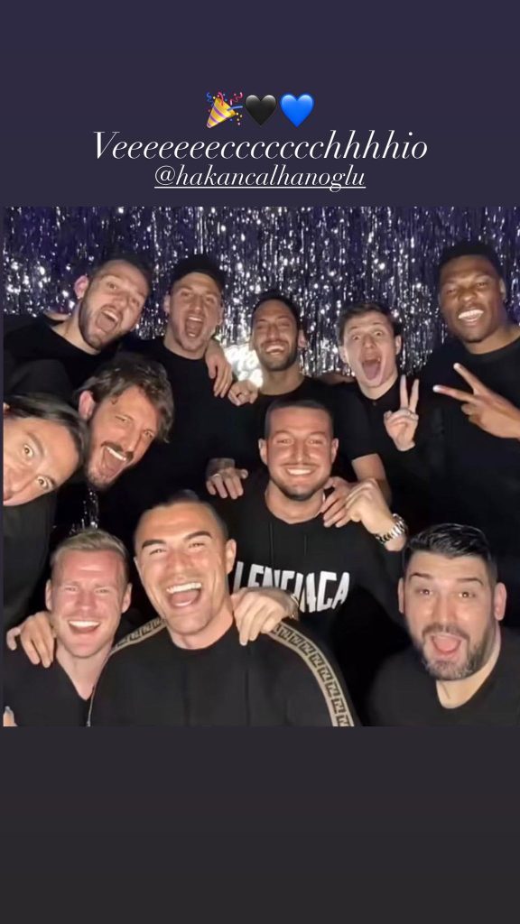 Inter scatenata al compleanno di Calhanoglu: la FOTO che fa impazzire i fan! 27 compleanno Calhanoglu