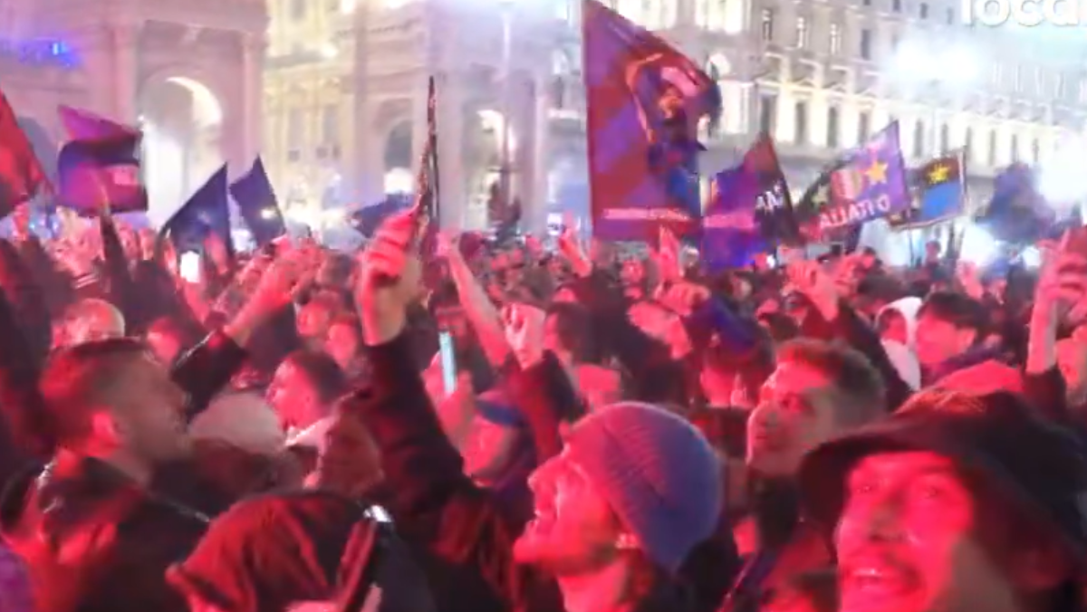 Inter, ecco ‘Come una stella’: svelato la copertina del corto, scelto quel cantante - FOTO 26 Festa Scudetto Inter