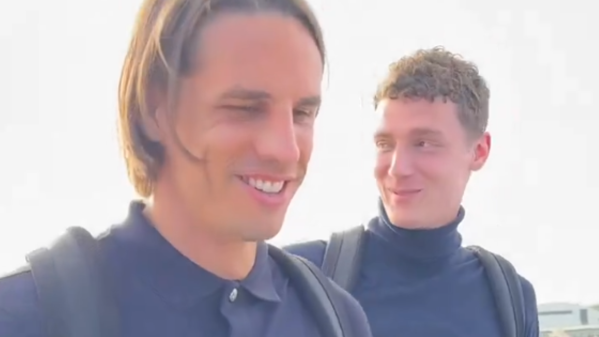 Inter partita per Udine: volti sorridenti prima del volo - VIDEO 26 Udinese Inter partenza