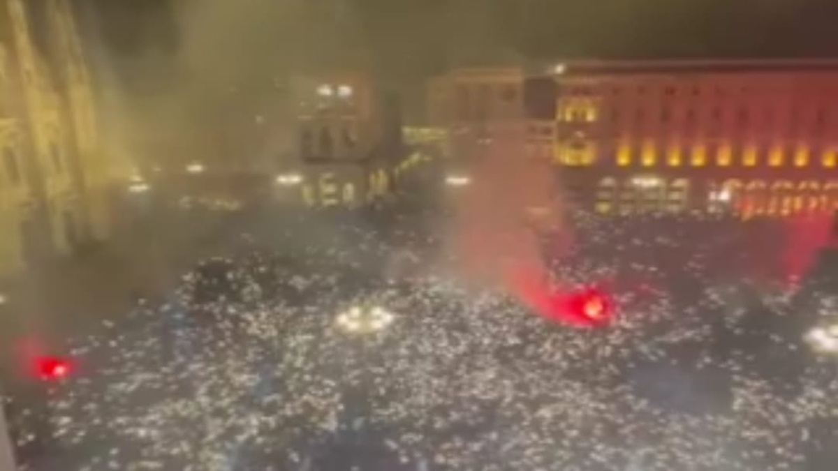Festa scudetto Inter, arrivo in Piazza Duomo da brividi - VIDEO 26 WhatsApp Image 2024 04 28 at 22.29.26