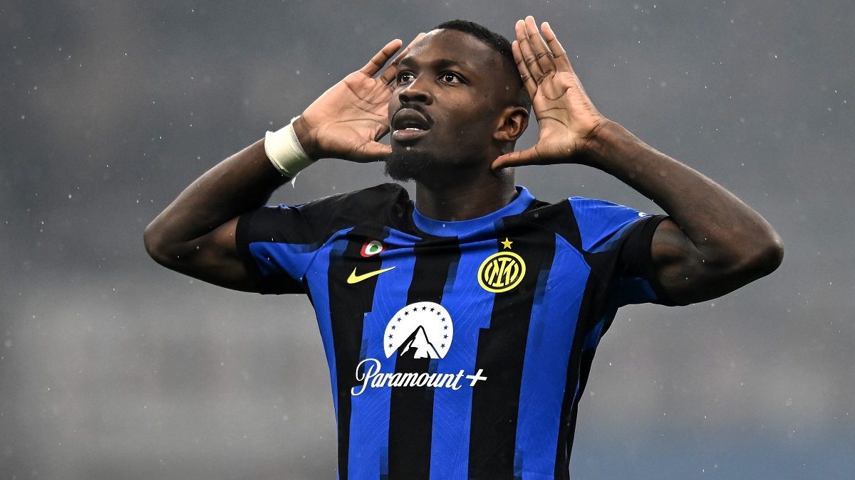 Calciomercato Inter, spunta il dettaglio su Thuram che complica i piani di Marotta: TUTTI gli aggiornamenti 26 esult gol Thuram DB2 1568 e1713816419435