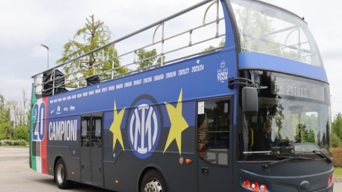 Inter, pullman scoperti già pronti per la festa: FOTO e COMUNICATO ufficiale del club 26 pullman scoperto Inter