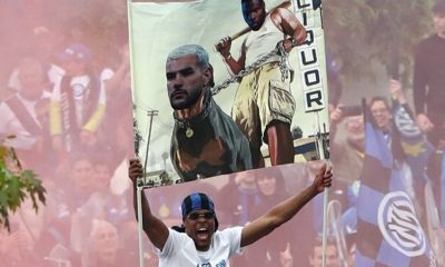 striscione dumfries theo hernandez