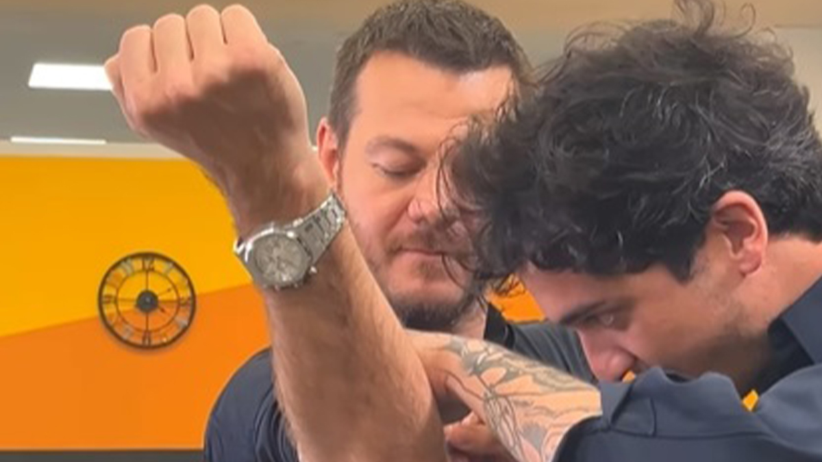 Cattelan e Tananai contro la scaramanzia: il loro gesto fa impazzire i tifosi - FOTO 26 tananai cattellan