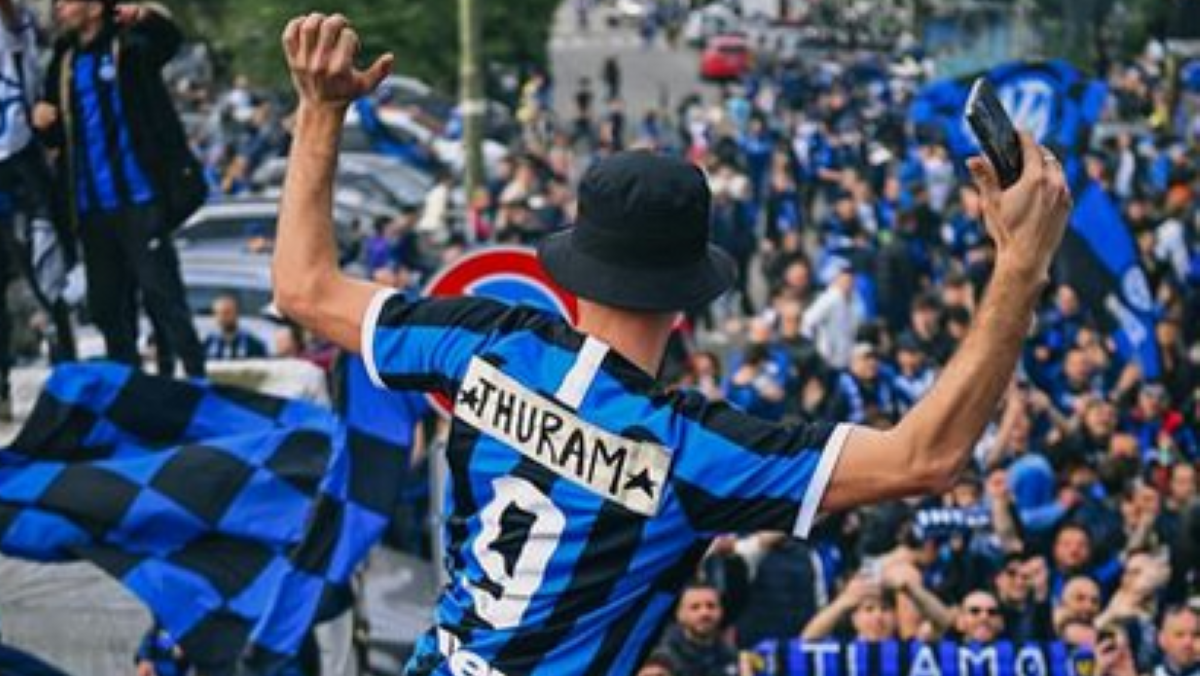 Thuram cuore d'oro, ritrova il tifoso dalla maglia "modificata" e lo contatta sui social! 26 tifoso