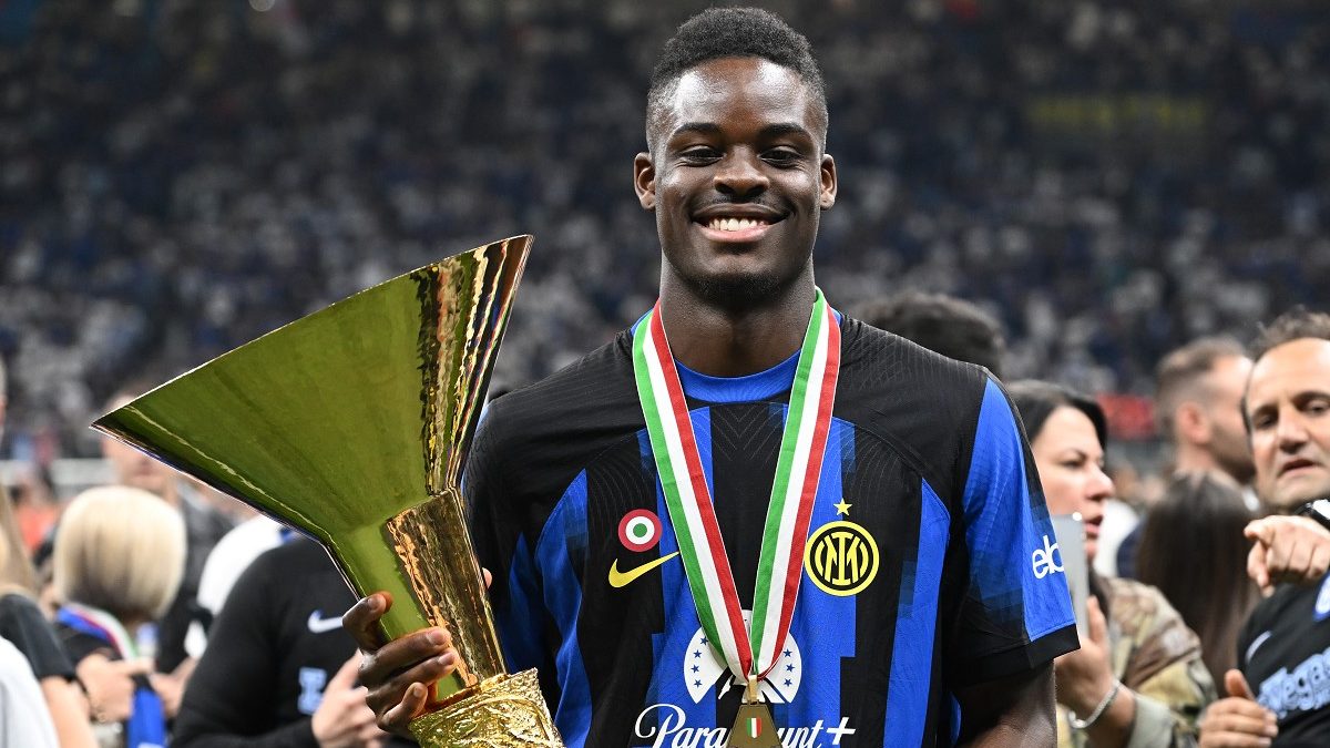 Festa scudetto Inter, gioia incontenibile per Bisseck: messaggio da brividi - FOTO 26 Bisseck