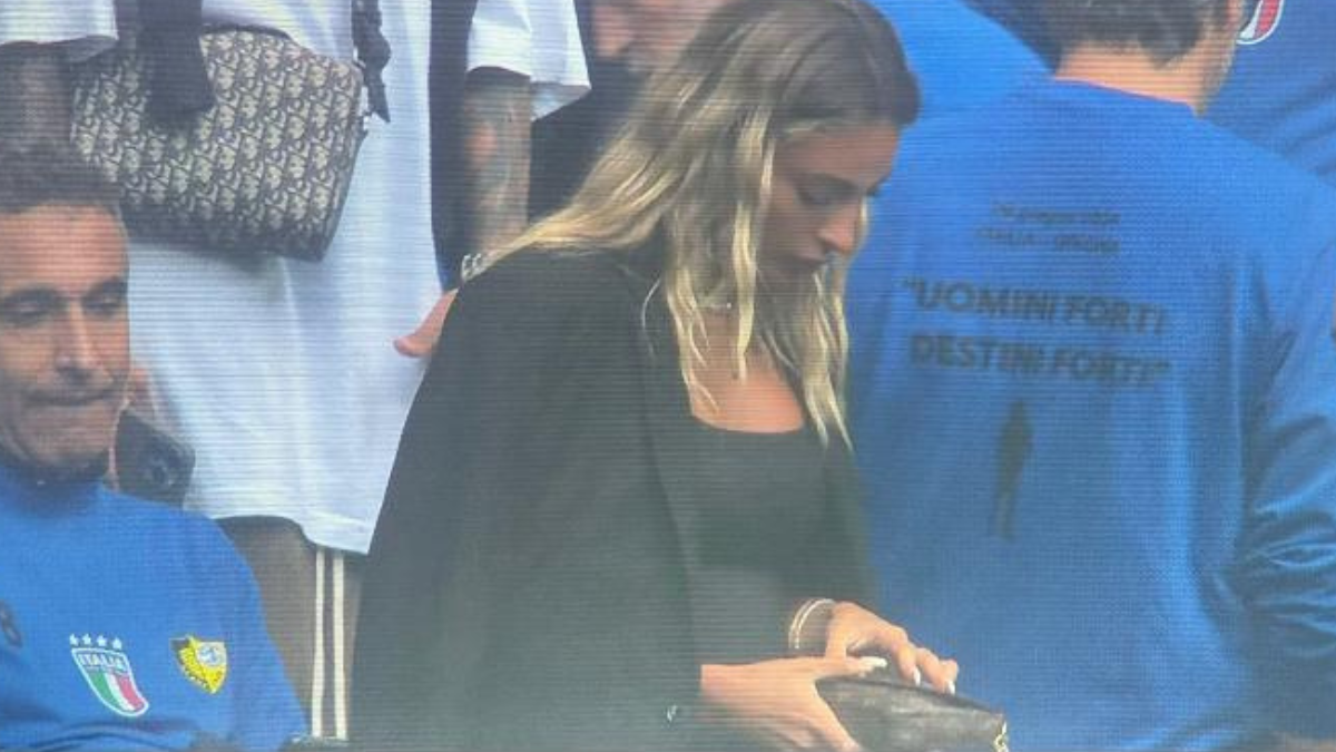 Chiara Frattesi presente a Spagna Italia: lo scatto manda in tilt i social - FOTO 26 Chiara Frattesi Spagna Italia