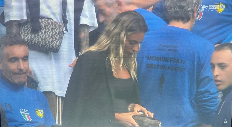 Chiara Frattesi presente a Spagna Italia: lo scatto manda in tilt i social - FOTO 27 Chiara Frattesi