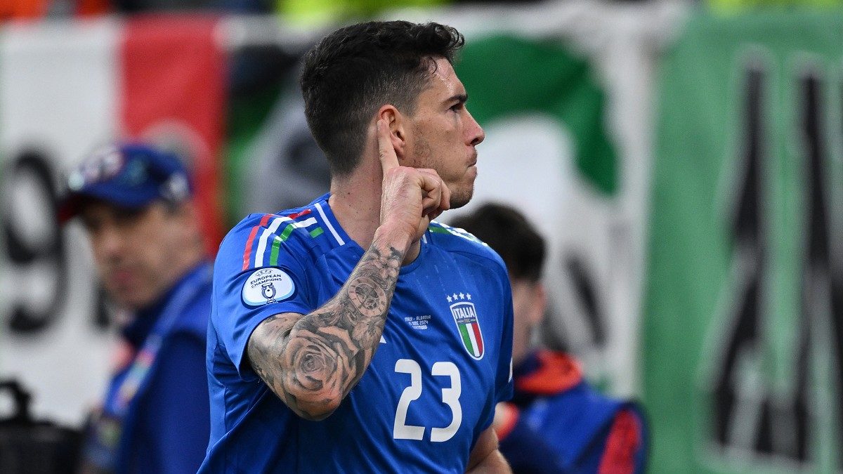 Bastoni CELEBRATO da Libero: «È un fuoriclasse, SACRIFICATO da Spalletti per un motivo» 26 Bastoni