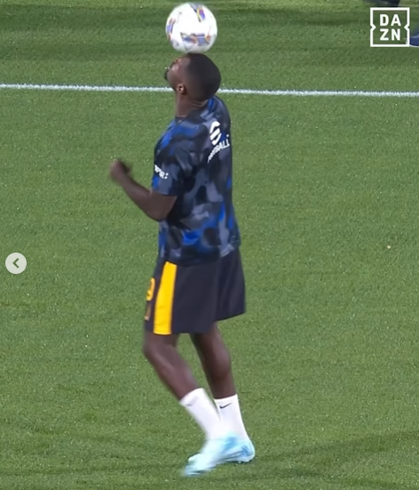 Thuram, la SCENA è già ICONICA! Il suo riscaldamento in Monza Inter come MARADONA - VIDEO 26 Screenshot 2024 09 15 214337