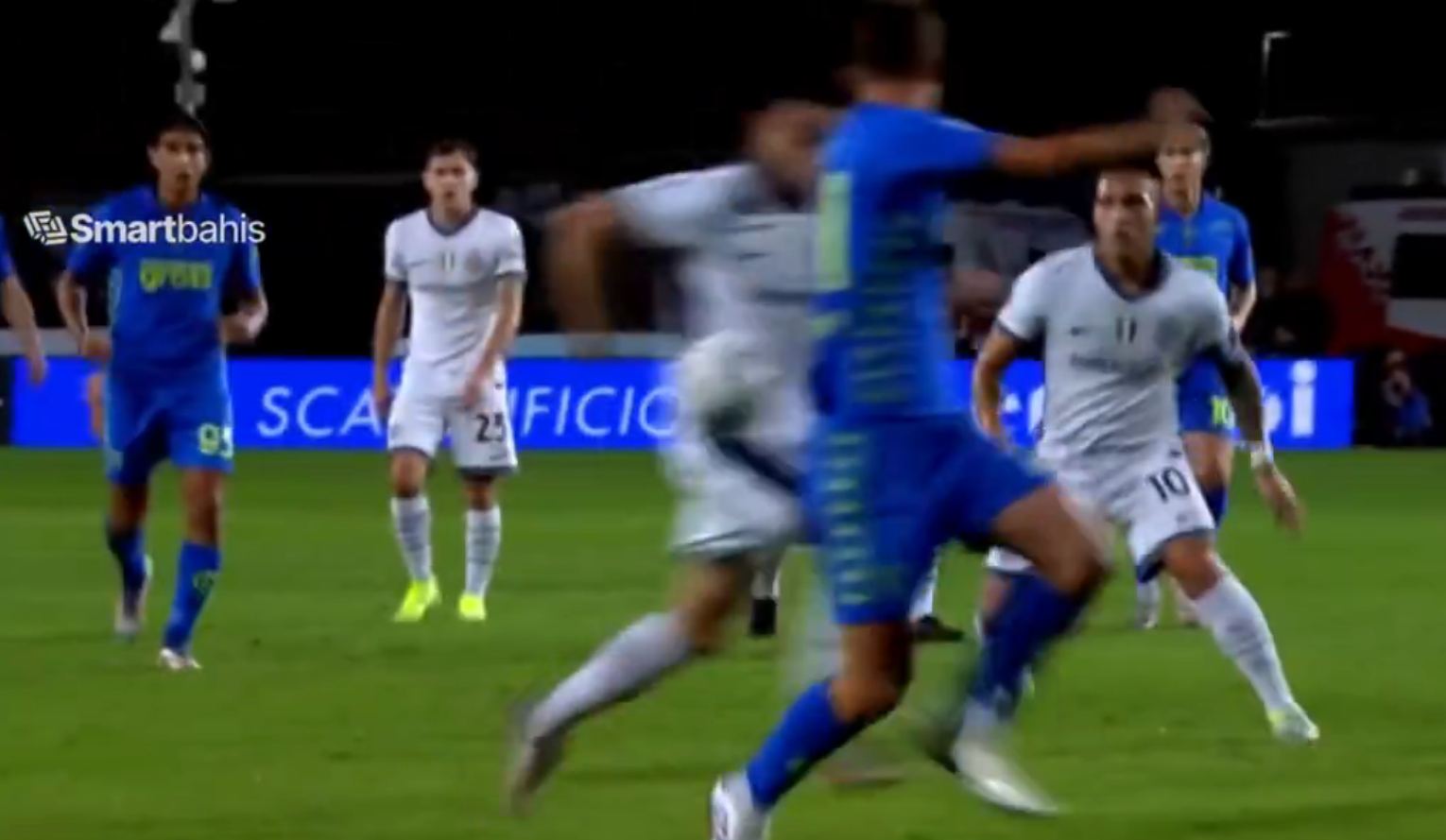 Gol annullato Darmian, il difensore porta in vantaggio l'Inter, ma Marchetti fischia il fallo di mano! L'episodio - VIDEO 26 darmian