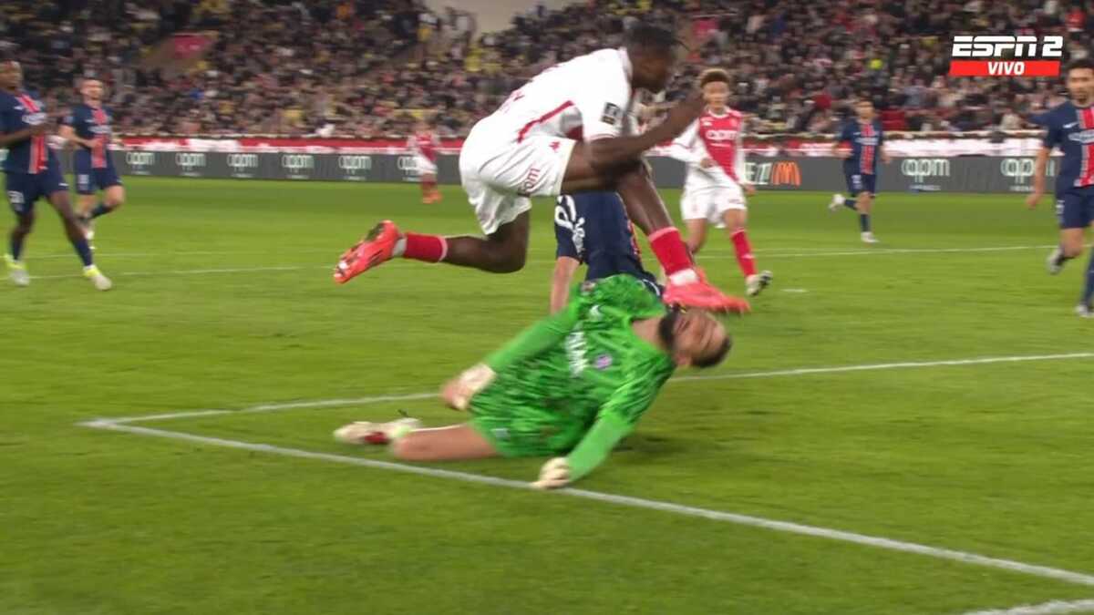 Donnarumma shock, portiere ferito sotto l’occhio in Monaco PSG: l’episodio - VIDEO 26 Donnarumma