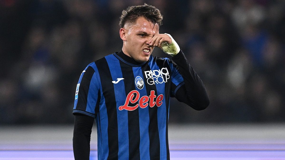 Infortunio Retegui, problema muscolare per l'attaccante dell'Atalanta: salta la sfida in Supercoppa contro l'Inter? 26 Retegui