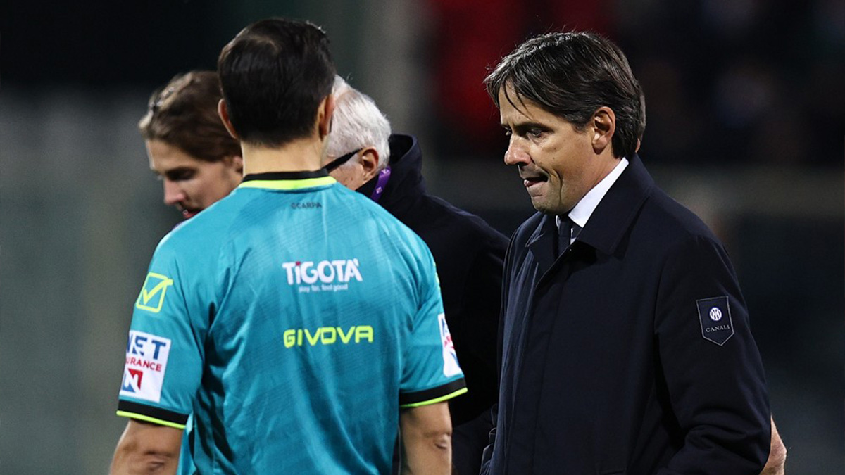 Inzaghi il primo ad accorgersi di Bove dalla panchina: la scivolata nella concitazione del momento per entrare in campo 26 Inzaghi Fiorentina Inter