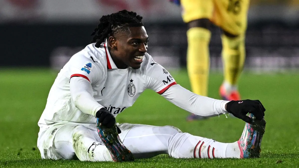 Infortunio Leao, brutta tegola per il Milan: salta la Supercoppa Italiana? L'esito degli esami 26 Leao