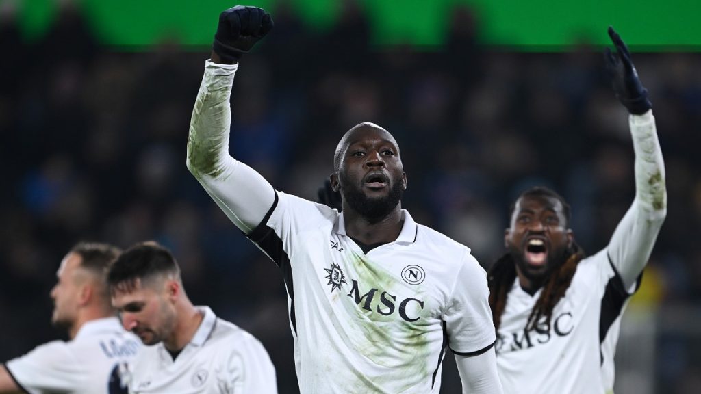 Atalanta Napoli 2-3, i partenopei allungano in vetta: la classifica aggiornata in Serie A. Cosa cambia per l'Inter 1 Lukaku