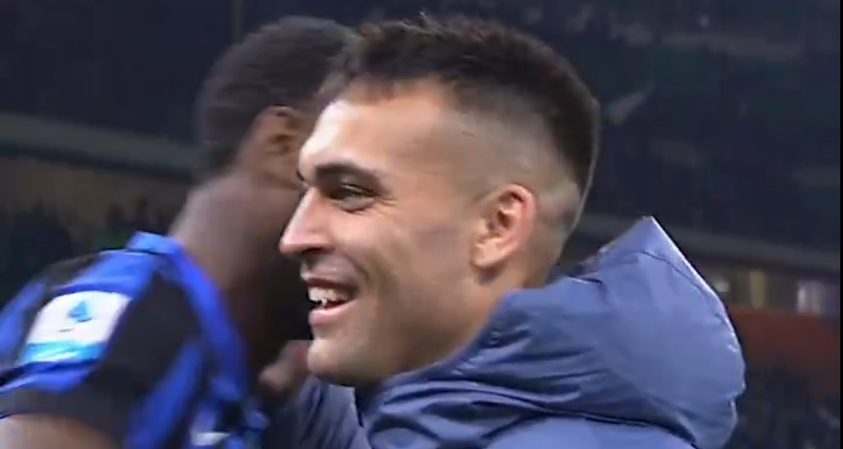Lautaro Inter, che siparietto con Thuram: il francese ‘premia’ il Toro e poi… - VIDEO 26 Inter Lautaro Thuram