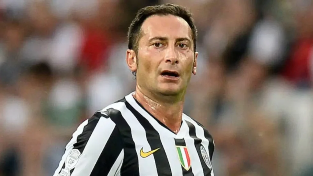 Iuliano e il caso Bastoni: «Ho la speranza che possa cancellare l'episodio Ronaldo del '98. Al posto suo avrei agito così» 1 iuliano juventus e1728728995856