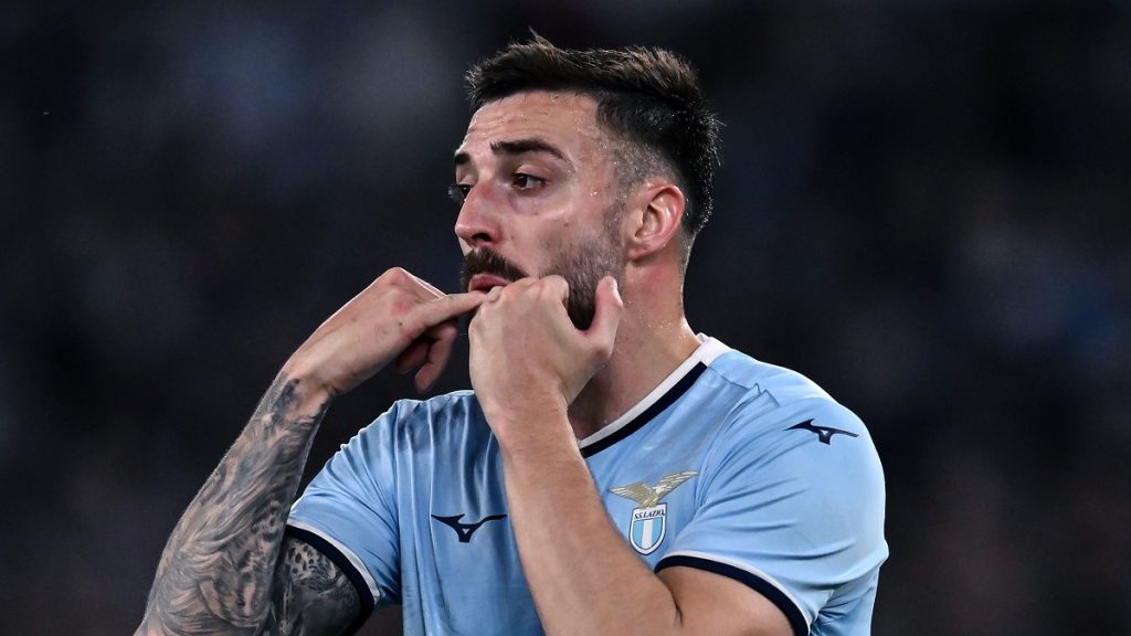Calciomercato Inter, è derby con il Milan per Gila! Il difensore della Lazio conteso tra le milanesi e il Real... osserva 1 Mario Gila
