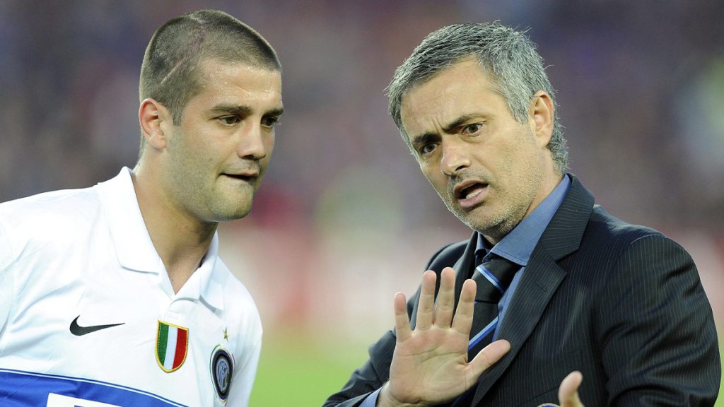 Champions League Inter, ecco l'avversaria ai playoff: sarà Mourinho contro Chivu? 1 Chivu