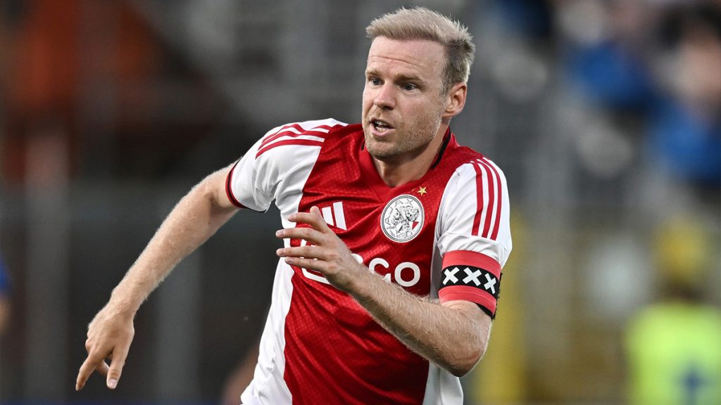 Champions Inter, l'Ajax arriva al match di esordio in Europa con una vittoria: steso il Pec Zwolle 3-1 1 Klaassen