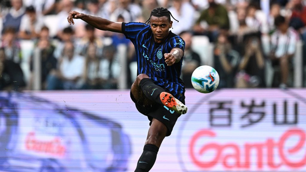Akanji Juve Inter