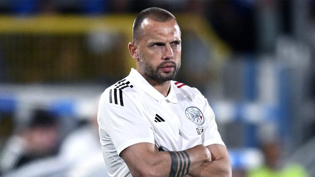 Heitinga ripensa al KO contro l'Inter: «Ripartiamo dalle buone sensazioni del primo tempo, ecco cosa vorremo fare col PSV» 1 Heitinga Como Ajax