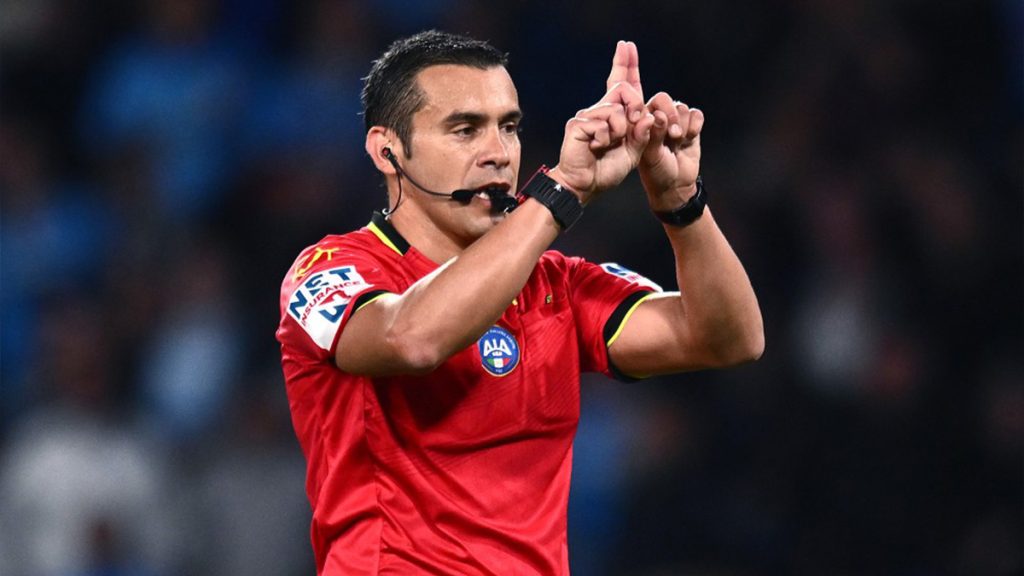 Moviola Cagliari Inter, Piccinini promosso a pieni voti dal CorSport: niente rigore su Thuram 1 Piccinini Napoli Genoa