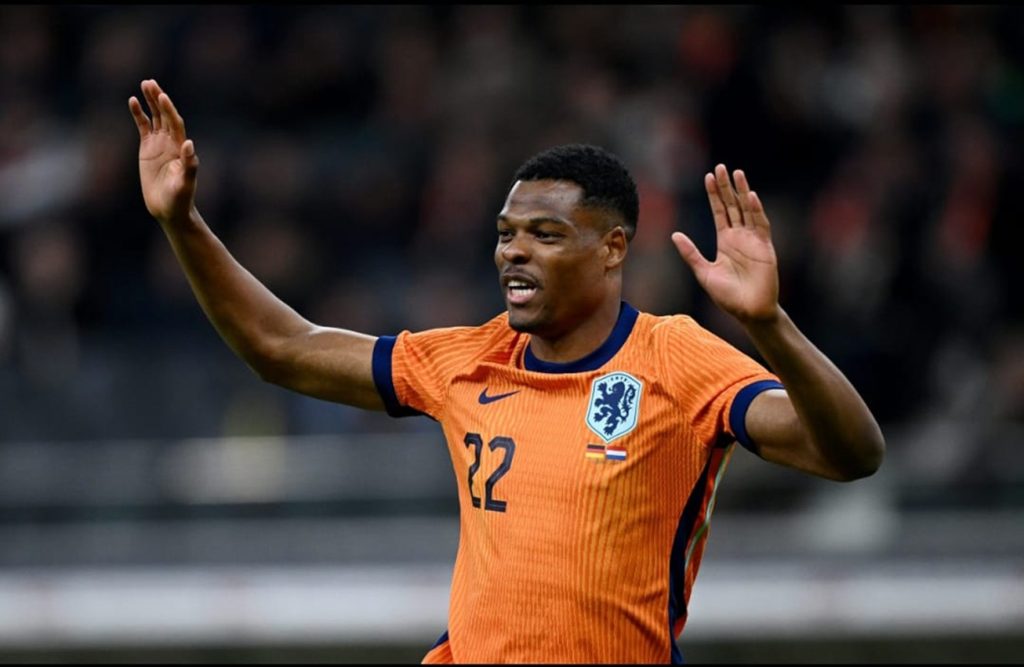 Non solo Bastoni, anche Dumfries si fa espellere nell'amichevole tra Olanda ed Ecuador - VIDEO 1 dumfries 1