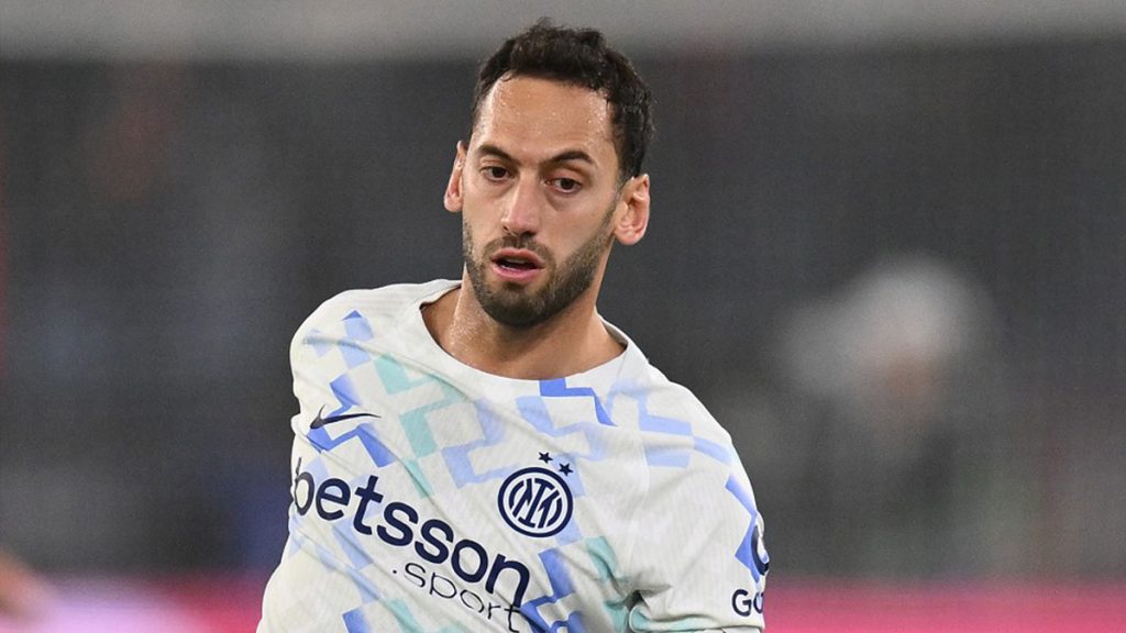 Calhanoglu Roma Inter