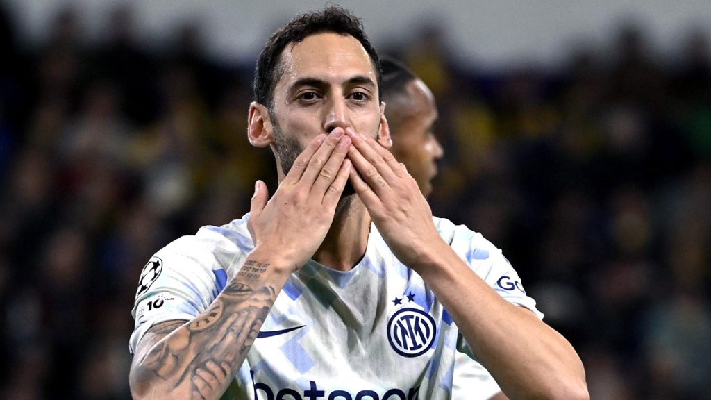 Calhanoglu Inter, pronta la sfida a Modric nel derby: il turco si è caricato la squadra sulle spalle 1 Calhanoglu Union SG Inter