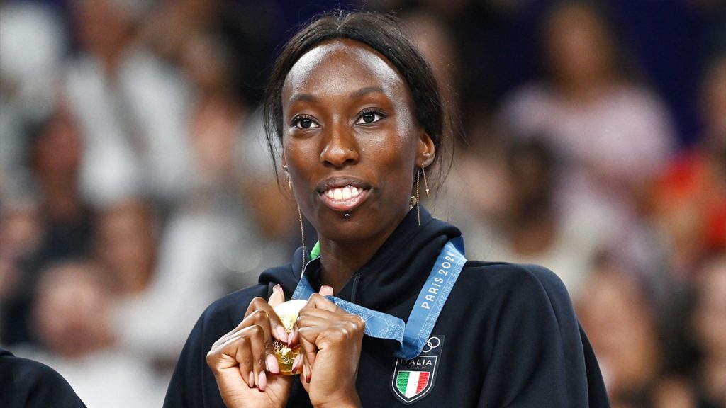 Paola Egonu a InterTV svela i dettagli dell'incontro con Lautaro: «Ecco che cosa mi ha detto il capitano» 1 Egonu Olimpiadi Parigi