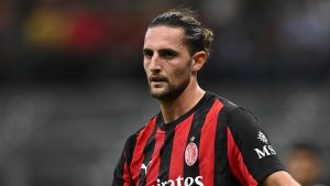 Verona Milan, i rossoneri agganciano il Napoli e complicano i piani scudetto dell’Inter