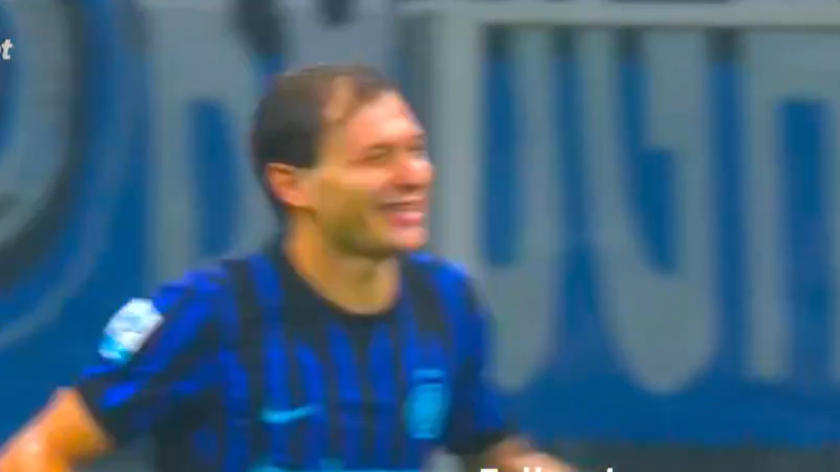 Gol Dimarco e gol Barella, uno-due in rapida successione e Cremonese al tappetto! L'Inter incanta San Siro 26 screen gol barella int cre