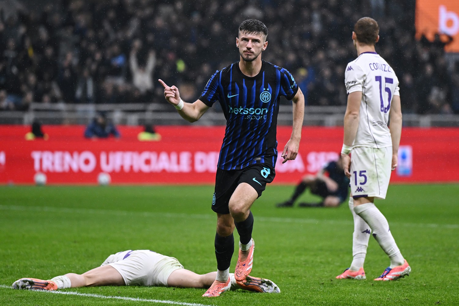 Sucic a Sky: «Felice per il primo gol a San Siro, vittoria meritata contro la Fiorentina» Sucic a Sky: «Felice per il primo gol a San Siro, vittoria meritata contro la Fiorentina»