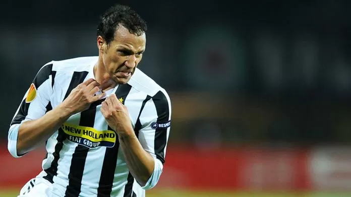 Zebina Juventus: «Calciopoli? Non finiremo mai di parlarne, ma quei trofei li sento miei» Zebina Juventus: «Calciopoli? Non finiremo mai di parlarne, ma quei trofei li sento miei»