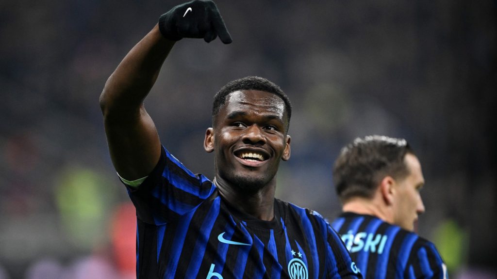 Bonny svela: «Chivu è sempre la stessa persona vera di Parma, c'è una cosa che mi chiede sempre. Ecco in quale aspetto devo migliorare, il mio obiettivo...» 1 Bonny Inter Lazio