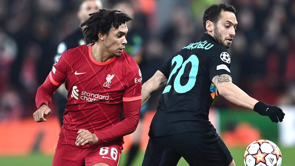 Inter Liverpool, fascia destra rebus: Akanji influenzato, Chivu valuta tre soluzioni 1 Arnold Calhanoglu