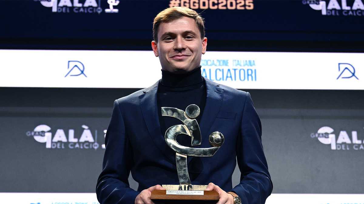 Barella dal palco del Gran Galà del Calcio: «Cerco di dare sempre il 100%. Nazionale? La pressione c’è, Gattuso ci sta aiutando in un aspetto»