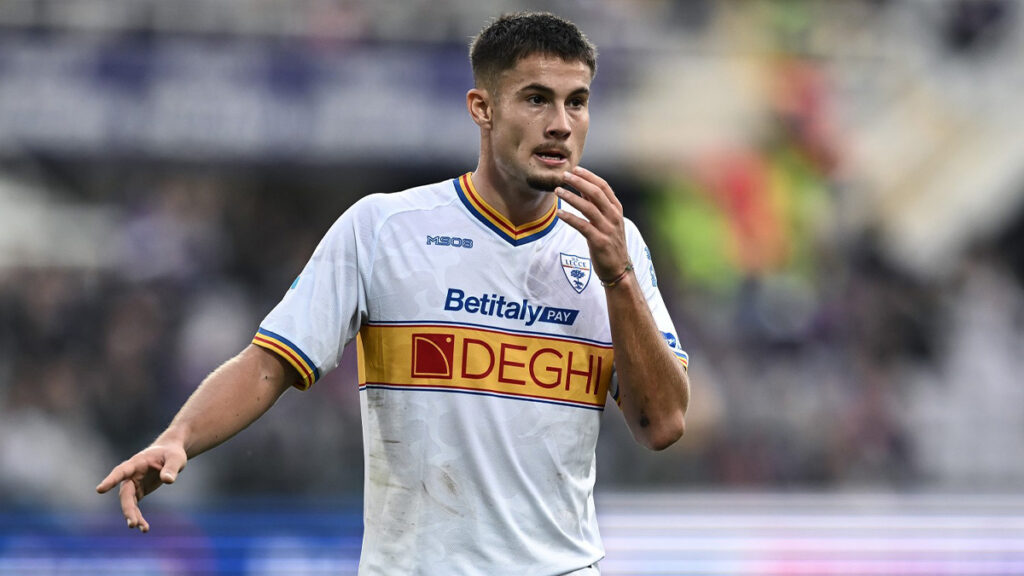 Infortunio Berisha, che tegola per il Lecce! Il centrocampista salta la sfida con l'Inter? 1 Berisha Fiorentina Lecce