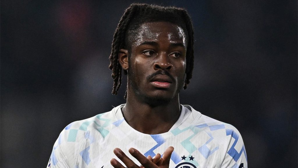 Bisseck in zona mista: «Anche col Liverpool abbiamo fatto bene, Chivu ci chiede sempre quella cosa» 1 Bisseck Pisa Inter 4