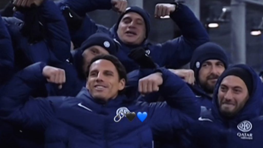 Pio Esposito, l'abbraccio di tutta la panchina in Inter Venezia fa il giro del web: cos'è successo 1 panchina muscoli pio