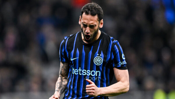 Calhanoglu Inter Genoa