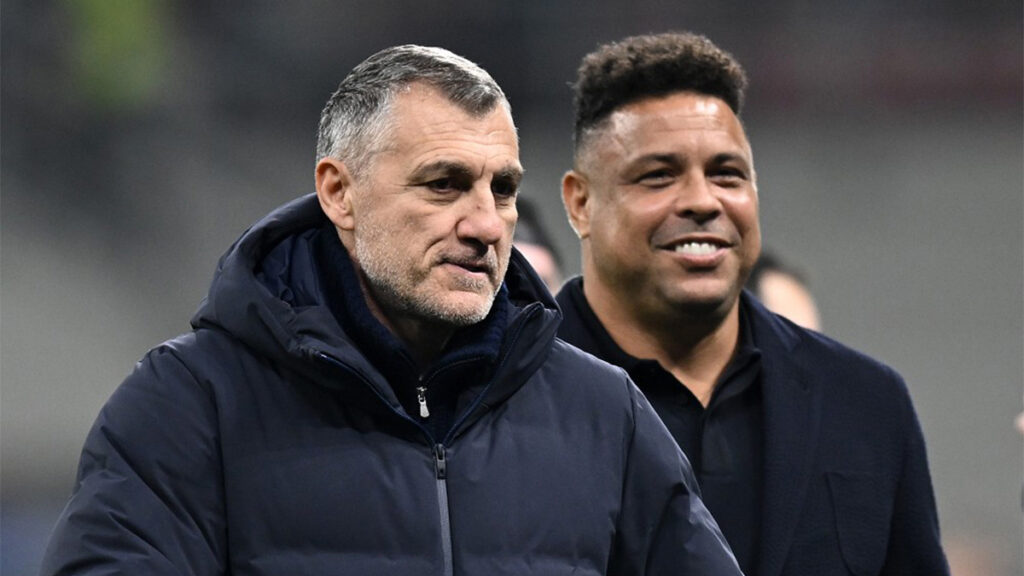 Vieri difende l'Inter e incorona Pio Esposito: «Quando mancano i giocatori alle altre squadre si fanno scenate, quando mancano ai nerazzurri invece...» 1 Vieri Ronaldo