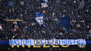 Inter Atalanta: «Bastoni orgoglio nostro!» La Curva Nord esalta il centrale. Coro dedicato per lui – FOTO