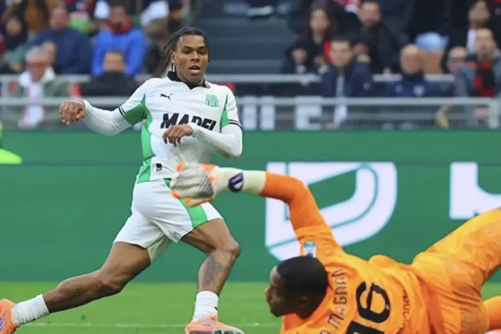 Sorpresa Inter, 15 milioni per l'attaccante della Serie A 27 Armand Laurienté