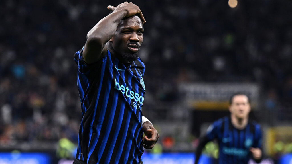 Chivu Inter, il club nerazzurro non si ferma: la forza del gruppo piega il Como 1 Thuram Inter Roma 9
