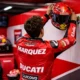 Marc Marquez appende il casco al chiodo, immagine creata con intelligenza artificiale