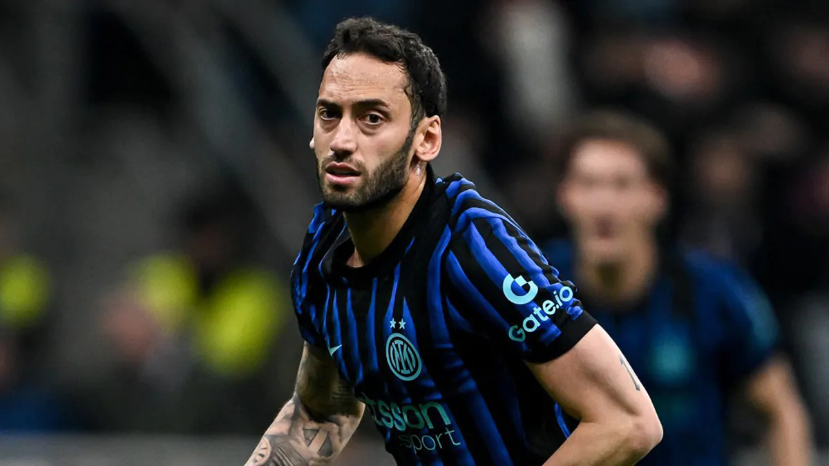 Futuro di Calhanoglu a sorpresa: contatti con l’Inter! Adesso la situazione cambia